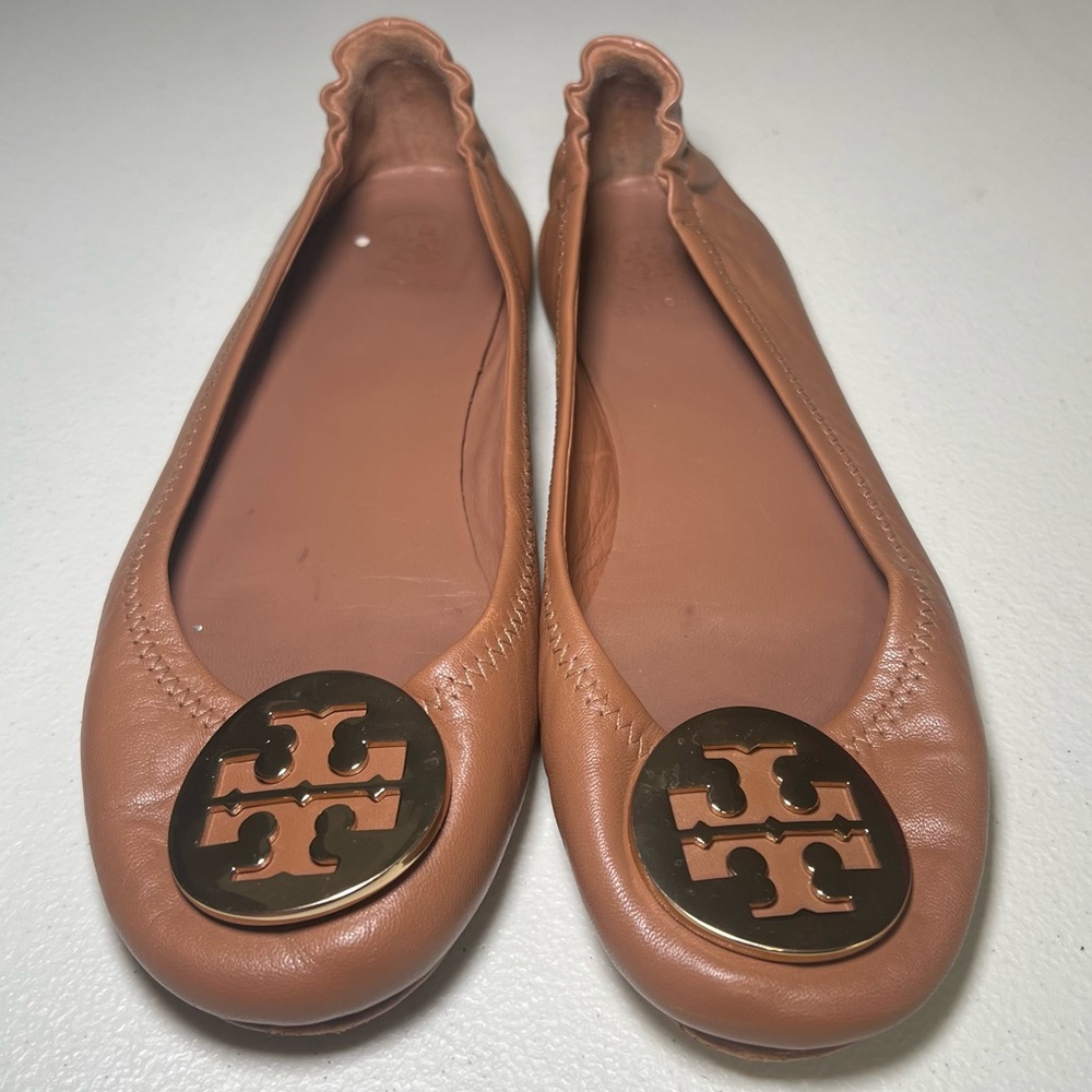 Tory Burch Tan Minnie Travel Ballet Flats W/ Gold Logo Women’s Size 6.5